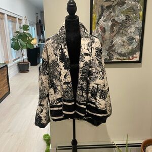 Black & White Printed Quilted Bomber Jacket - Women
